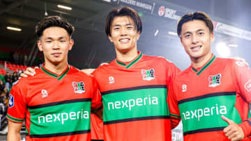 「朝5時くらいまでカードゲーム」海外チームで同僚になった日本代表選手ら日本トリオが仲良しすぎる