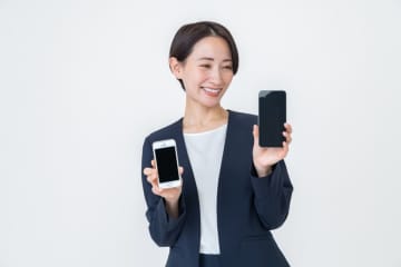 スマホ代を10年見直しておらず、月1万円を払っています。格安SIMで本当に“負担が楽”になるのでしょうか？