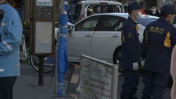 【速報】ひき逃げ事件で11人けが　うち2人が心肺停止の重体　自動車販売店から車を盗んで逃走か　東京・足立区