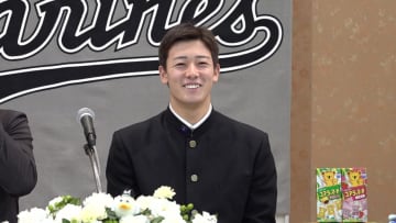 【ロッテ】3巡目指名・奧村頼人と仮契約　背番号は『40』　二刀流への思いは？　契約金の使い道に会見場も笑顔