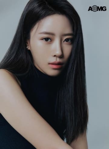 LOVELYZ ミジュ、AOMGと専属契約を締結…GOT7 ユギョムらと同じ事務所に