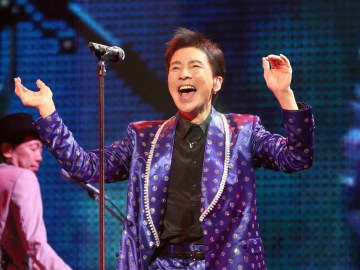 郷ひろみ、神田愛花を泣かせた！フジ「ぽかぽか」オープニングで2曲熱唱