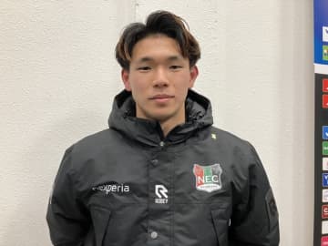 「その人の前で見せつけたいと…」“得点ランク１位”上田綺世との直接対決で圧巻２ゴール！20歳の日本人FWが語るW杯への思い。同世代アタッカーの日本代表招集には「正直、めちゃくちゃ悔しかった」【現地発】