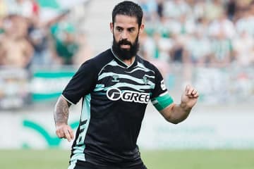 延長発表→直後スタンドで“粋な演出”　英雄とクラブの関係に海外脚光「なんて美しい」