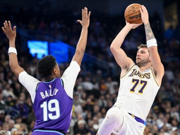 ルカ・ドンチッチがNBA史上初の快記録…シーズン最初の12戦で400得点、100アシストをクリア