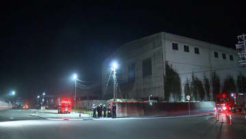 リサイクル工場で火災　鉄くずや古紙など集積物300トンが燃える　けが人なしも鎮火に至らず　名古屋市