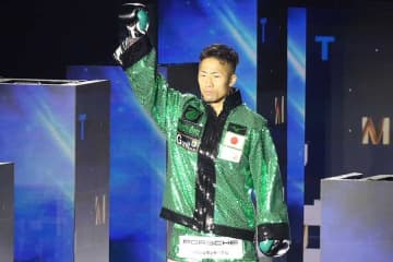 ボクシング天心VS拓真中継で「違和感」「怖すぎて草」　背後に現れたセコンドの正体にSNS震撼