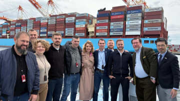 ウクライナ政府関係者、横浜港を視察　震災や戦争から再建し経済支える国際貿易港の経験学ぶ