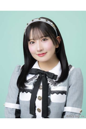 「極悪同盟ですか？w」な証明写真から「かわいい写真になってる！」　免許証更新のビフォーアフターがバズる