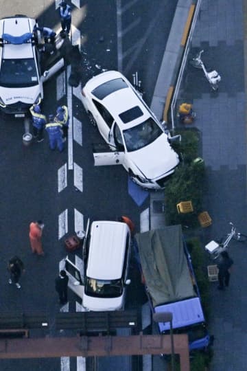 東京・足立の事故現場、悲鳴響く　通行人次々倒れ、必死の救命