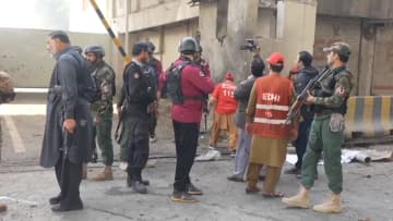 パキスタン北西部ペシャワルで治安部隊の施設を武装集団が襲撃　14人死傷