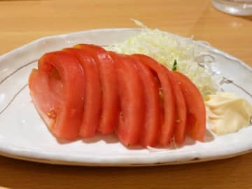 飲み会の誘いを回避するために「俺は酒は呑まん！」と宣言　“冷やしトマト”しか食べない男性 の作戦