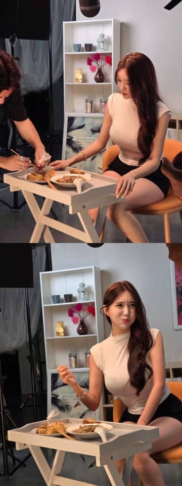 服のサイズ間違ってない？韓国チアのキム・ヒョニョン、“規格外”の美貌際立つノースリーブSHOT【PHOTO】