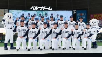 【背番号一覧】西武新入団の13選手がユニホーム姿をお披露目　ドラ1小島は背番号「10」　憧れの森友哉と同じ番号に「身が引き締まる思い」