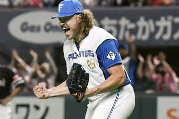 元助っ人右腕が韓国でシーズンMVPを獲得　外国人投手初の投手4冠、2021年以来のMLB復帰なるか