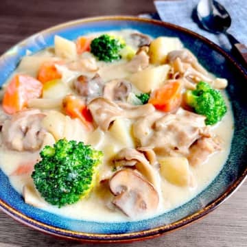 【クリームシチュー、もう普通に作らない！】「ルーなし」「生クリームなし」「入れるだけで激ウマ」簡単レシピ