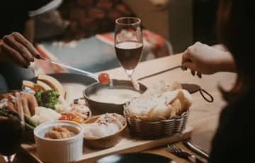 【名古屋・野並】冬の団体貸切はココ！最大100名OKの屋内BBQで「濃厚チーズフォンデュ」を満喫！