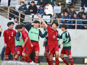 「偶然じゃなかった、全国に行ったのは必然と示せた」　早稲田実業、FW霜田優真の執念の後半AT弾で2回目の全国