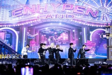 ENHYPEN、デビュー5周年記念イベントを開催！ENGENEが選んだ“名曲1位”も披露「これからがもっと楽しみ」