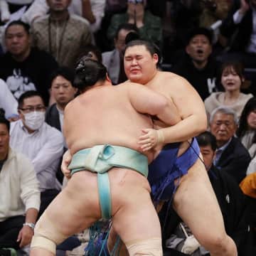 横綱・大の里まさかの千秋楽負傷休場に角界から非難の嵐…八角理事長は「遺憾」、舞の海氏も「私なら出場」