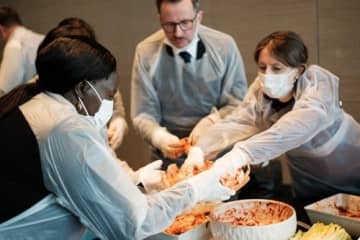 キムチを食べて、漬けて国家交流　日本の駐韓大使も参加した「キムチ外交昼食会」韓国で開催