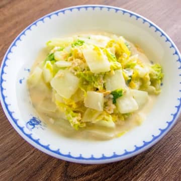 【白菜の新しい食べ方見つけた】「こういうのが欲しかった」「すぐなくなるやつ」軽く食べられる一皿レシピ