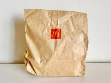 新作キターーーーッッ！！【マクドナルド】ニョロニョロが可愛すぎる♡「ハッピーセット」