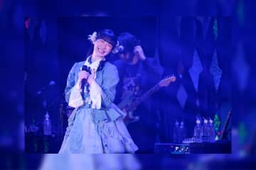 前島亜美 初の生バンドを迎えた2ndワンマンで全16曲を熱演／公演の模様はTBSチャンネル1で放送決定