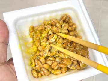 納豆と一緒に入れたのは？　朝食にぴったりなレシピに「サラサラしていてうまい」