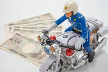 速度超過で「1万5000円」の“反則金”を払うことに…生活が厳しく「納付は任意」とも聞くので、支払わなくて大丈夫でしょうか？ せめて“分割払い”はできますか？