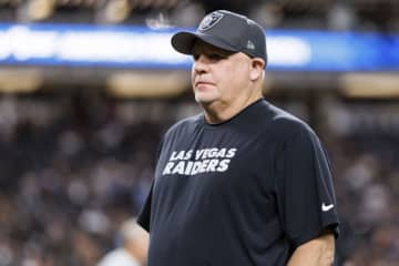 ブラウンズに敗れたレイダースが不振続きのケリーOCを解任