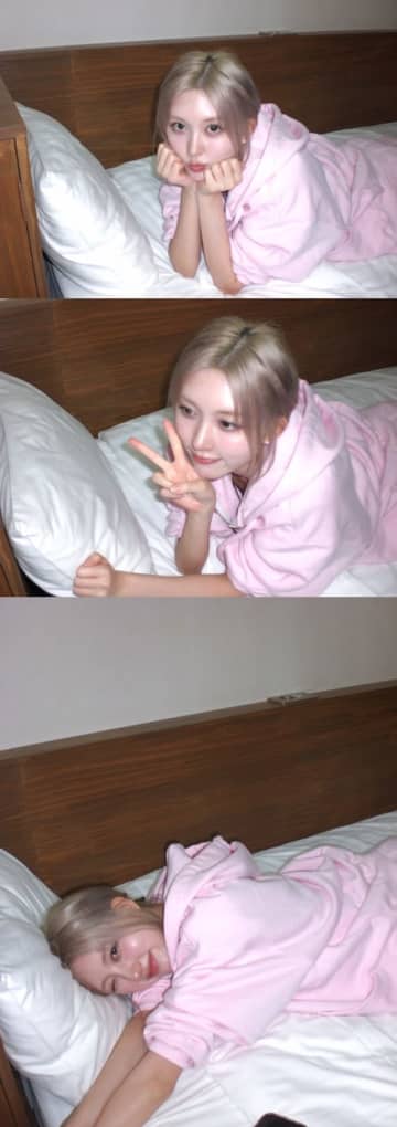 「天使だ…」IVE・ガウル、反則級の“ベッド寝そべりSHOT”公開！上目遣いに胸キュン【PHOTO】