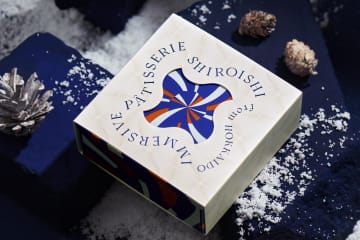 架空のパティスリー「しろいし洋菓子店」冬限定クッキー缶、降り積もる雪のようなホワイトチョコクッキー