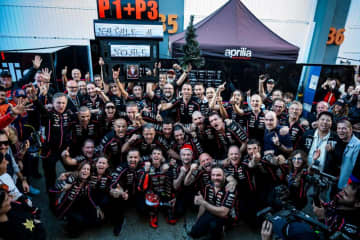 【アプリリア】マルコ・ベッツェッキがバレンシアGP優勝！ アプリリアがマニュファクチャラーズ2位を獲得