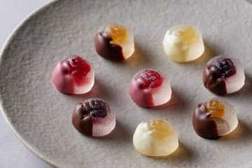 ウェスティンホテル東京のバレンタインチョコ、琥珀糖×フルーツの”水晶”ショコラ