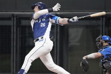 西武・ネビン「日本で野球をやると決断したときにはとても想像できなかった」球団の外国人では5人目の来日１年目でのベストナイン受賞