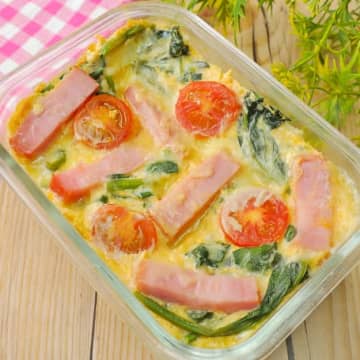 【ほうれん草と豆腐を混ぜるだけ】「パイ生地も生クリームも不要」「コレ知ってたら勝ち」レンジで作れる簡単キッシュレシピ