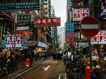 香港行政長官が日本首相の台湾関連発言を批判、市民に安全注意を呼び掛け