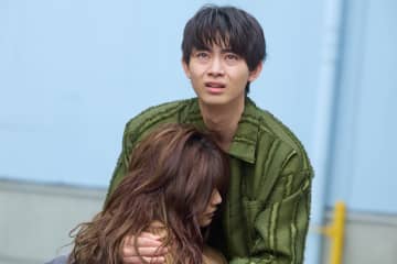 ドラマ『そこから先は地獄』凪子（山崎紘菜）の自殺　暴力を振るっていたのは涼（豊田裕大）の方だと思い込まれ…　第8話あらすじ