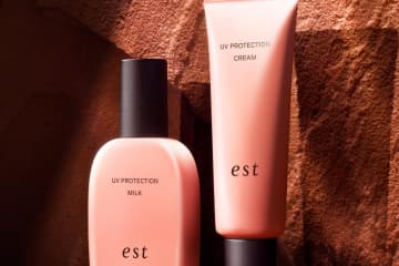 エスト2026年春コスメ「砂漠スキンケアUV」紫外線カット＆肌の潤いケアを同時に