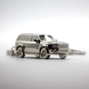 TOYOTA公認！「ランドクルーザー250」3Dキーリングが限定3,000個で登場！シリアルナンバー刻印入りで重厚感あふれるミニカー級の仕上がり！