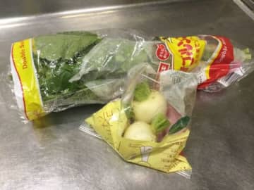 食パンや野菜の袋の再利用！野菜を入れて保存してるよ