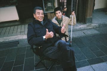 舘ひろし＆尾上眞秀の仲良しショットや、眞栄田郷敦らキャスト陣の撮影の舞台裏を収めた『港のひかり』オフショット