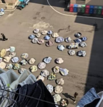 キノコのようにずらりと並んでいるのは布団！？―中国