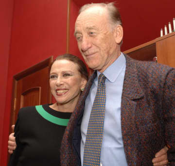 「世紀のバレリーナ」散骨　夫婦で祖国ロシアに