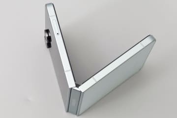 [みんなのケータイ]好きだからこそ悩ましい……Galaxy Z Flip7のケースをどうするか問題