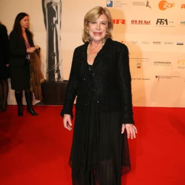 マリアンヌ・フェイスフルの遺品、日記を含むコレクションが競売へ