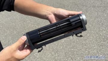 「デッドスペースにスッポリと」あらゆるクルマに取り付けOK！感想は「もっと早く知りたかった…」同乗者も大満足の、超便利なカーグッズを紹介！