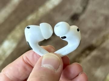 アップル「AirPods Pro 3」に「Pro 2」から買い替える価値はあるのか　最終結論