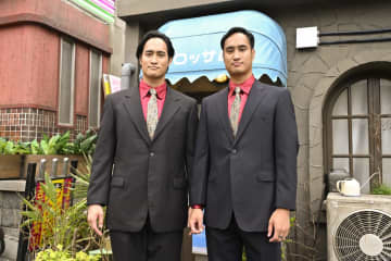 第9話に佳久創の双子の兄・佳久耀が登場！まるで同一人物！？2人の来訪は、不穏な事件が起きる前兆だった『もしもこの世が舞台なら、楽屋はどこにあるのだろう』